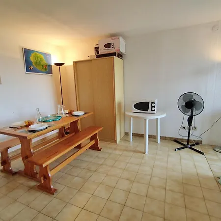 T2 Avec Piscine, Tennis & Parking - Proche - 3/4 Pers - Fr-1-795-54 Fleury (Aude)